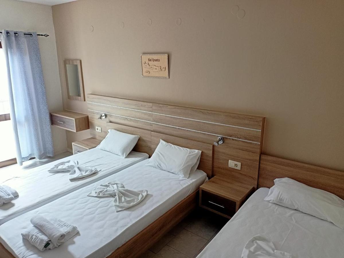 Romantza Apartments Agia Marina Exterior foto