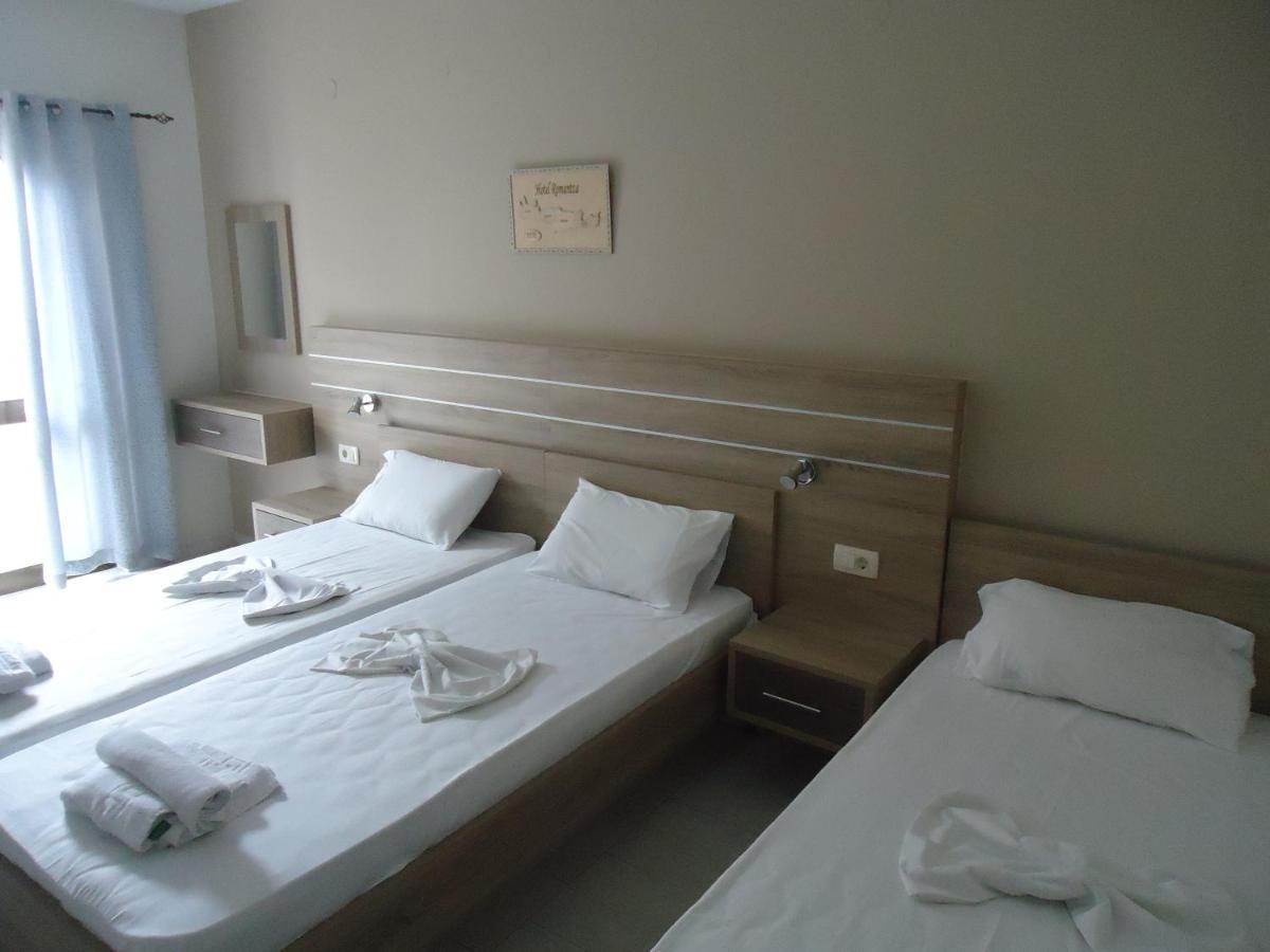 Romantza Apartments Agia Marina Exterior foto