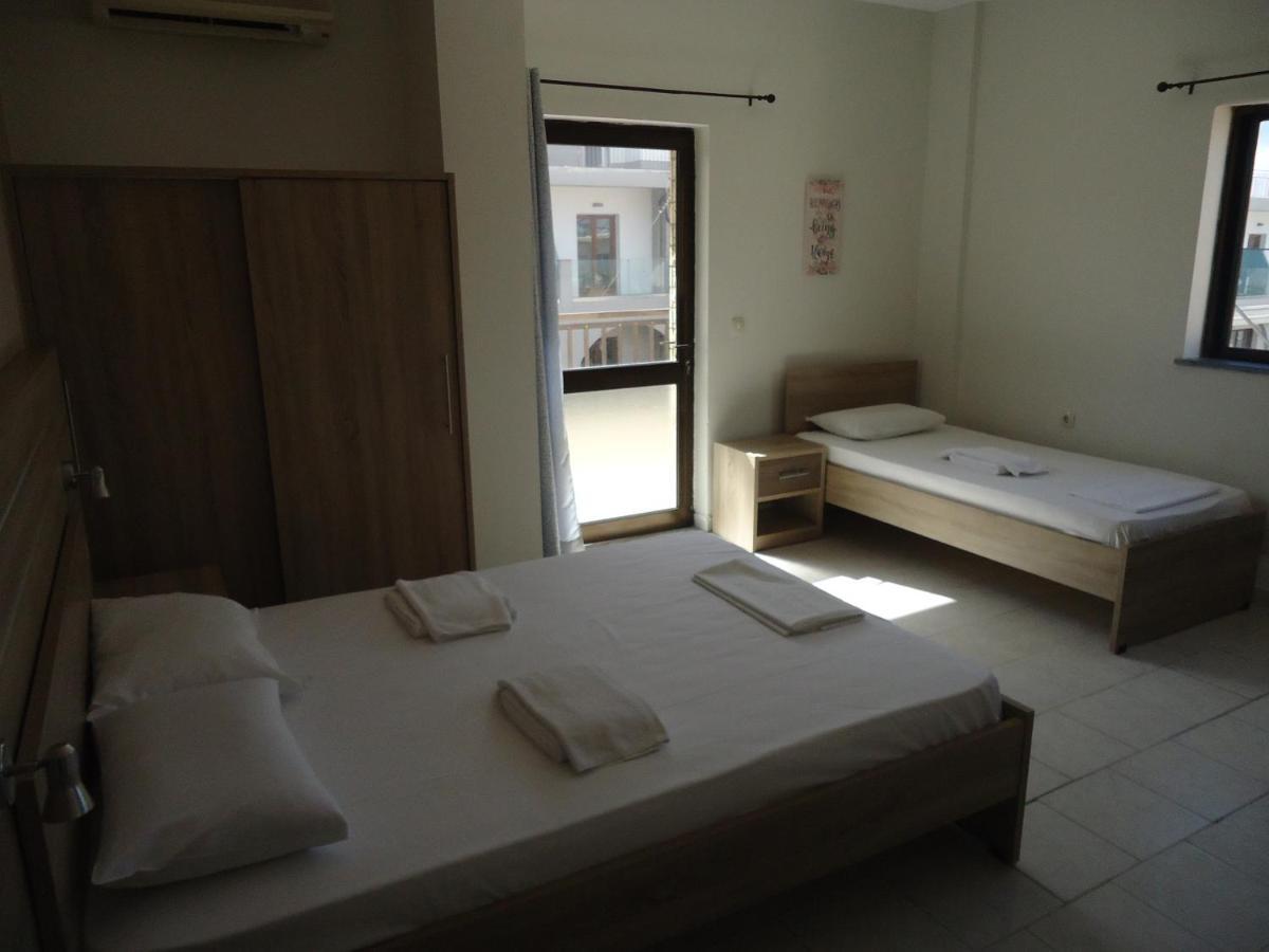 Romantza Apartments Agia Marina Exterior foto