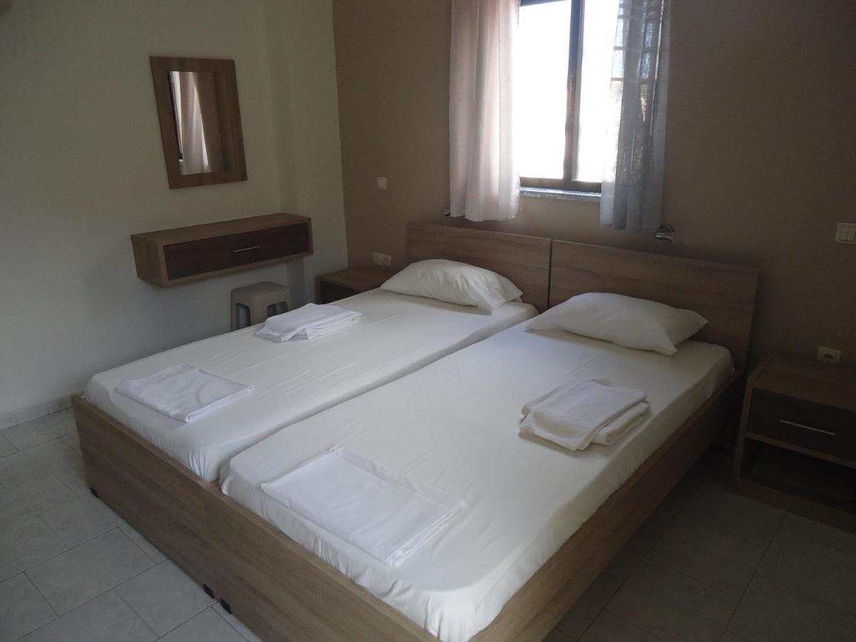 Romantza Apartments Agia Marina Exterior foto